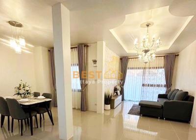 3 Bedrooms Townhouse South Pattaya H011152