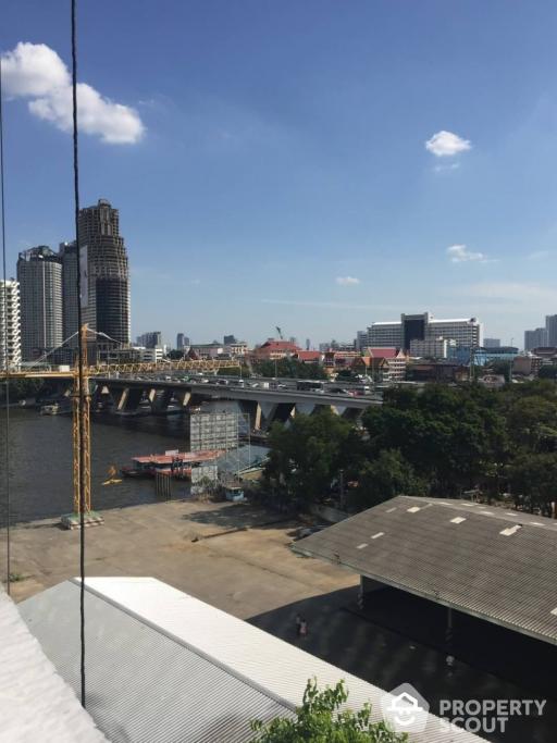 1-BR Condo at The River Condominium near BTS Saphan Taksin