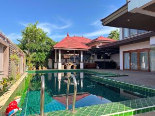 5 Bedrooms House in Phoenix Golf Course Huay Yai H011021