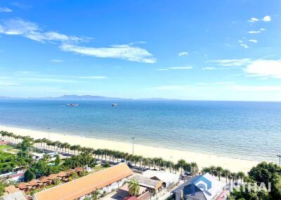 Slae Aeras beach front Jomtien studio Sea view