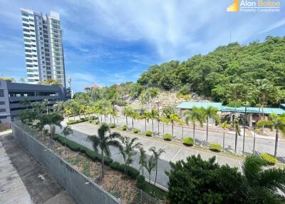 What a beautiful condo! 2 Bedroom in Axis For Rent