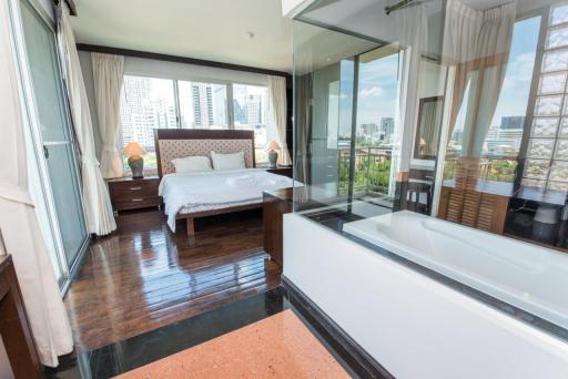 4 Bedrooms 4 Bathrooms Size 230sqm Baan Thirapa for Rent 85,000THB