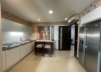 For RENT : The Park Chidlom / 4 Bedroom / 4 Bathrooms / 300 sqm / 190000 THB [10965854]