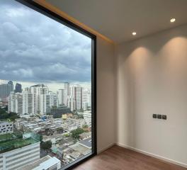 For SALE : MUNIQ Sukhumvit 23 / 2 Bedroom / 2 Bathrooms / 55 sqm / 12300000 THB [S12012]