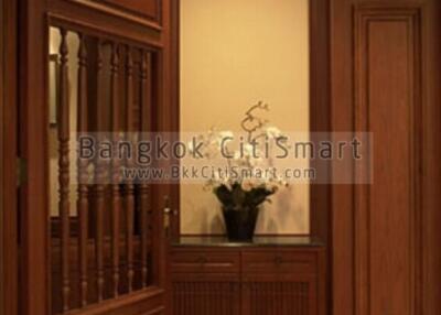 Condo at The Bangkok Condo (Suk43) for rent