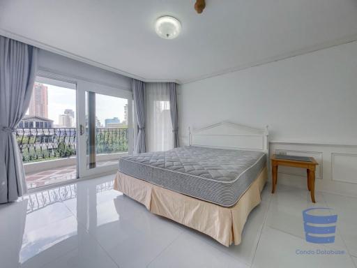 Three Bedroom Family Unit For Rent in Phrom Phong
