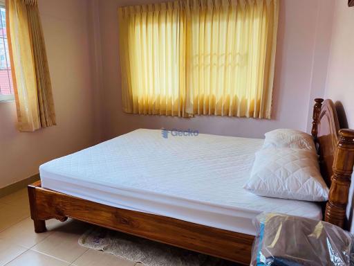 4 Bedrooms House Na Kluea H008679