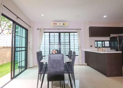 Modern 3 bedroom house at Setthasiri San Sai