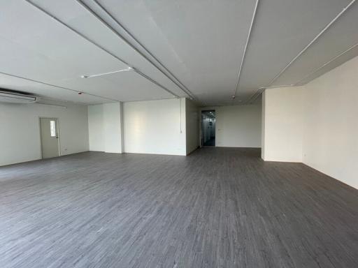 For Rent Bangkok Office in Narathiwas BTS Chong Nonsi Sathorn