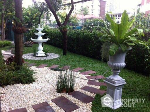 2-BR Apt. near BTS Phrom Phong