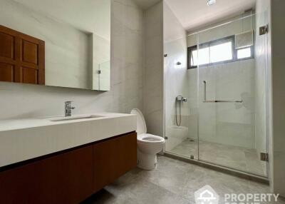 2-BR Condo near MRT Phra Ram 9