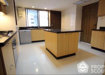 4-BR Apt. near MRT Sukhumvit