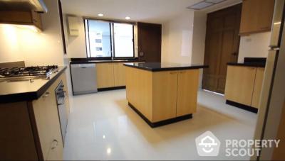 4-BR Apt. near MRT Sukhumvit