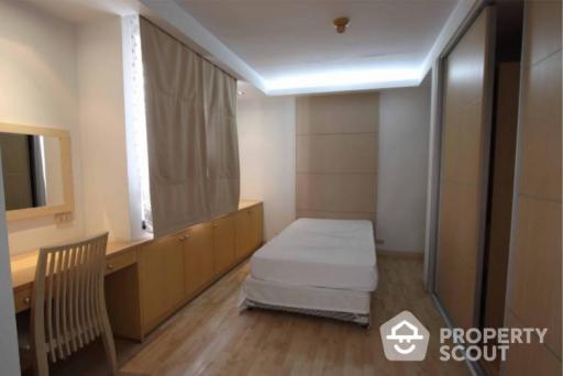 2-BR Condo at Las Colinas near BTS Asok