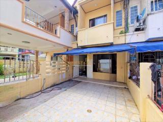 2 Bedrooms Townhouse in Ngam Charoen 7 East Pattaya H011159