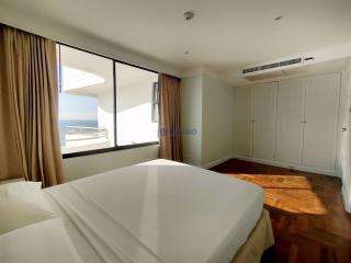 4 Bedrooms bed in Condo in Royal Cliff in Pratumnak C008967