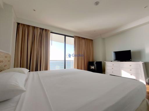 4 Bedrooms bed in Condo in Royal Cliff in Pratumnak C008967