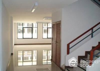 4-BR Townhouse in Bang Na Nuea