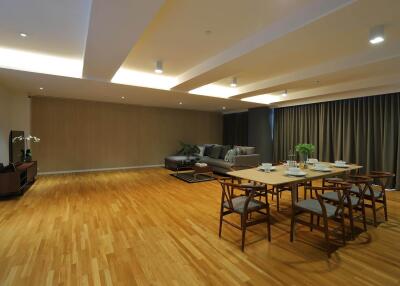 For RENT : BioHouse service Apartment / 3 Bedroom / 3 Bathrooms / 249 sqm / 137000 THB [R12015]