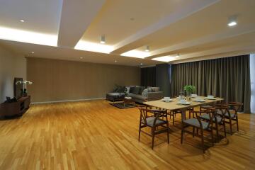 For RENT : BioHouse service Apartment / 3 Bedroom / 3 Bathrooms / 249 sqm / 137000 THB [R12015]