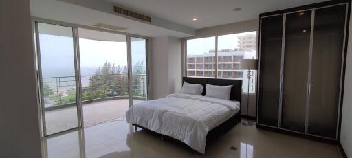 Residence @ Dream Beachfront Condo for Sale