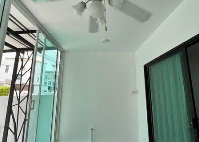 For Sale Bangkok Town House Patio Srinakarin-Rama9 Krungthep Kreetha Saphan Sung