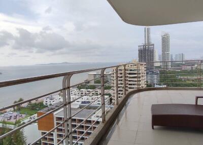 Large Unit Condo Residence @ Dream for Sale