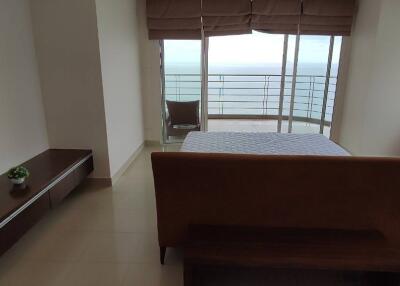 Large Unit Condo Residence @ Dream for Sale