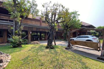 7 bed teakwood house for rent in Tha Sala, Chiang Mai