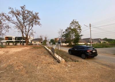A plot by the lake for sale in Hang Dong
