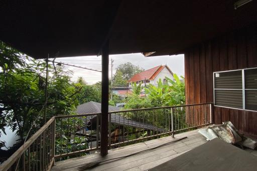 A land with house for sale in Muang Chiang Mai