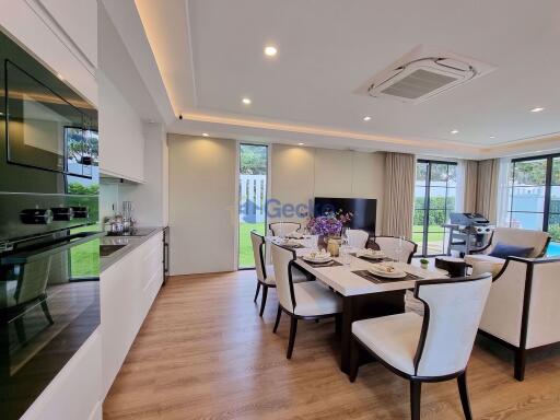 4 Bedrooms bed in House in Rungsii Village in East Pattaya H008992