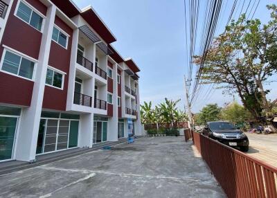 Brand new 3 bed townhome for sale in Chang Phuak Chiang Mai