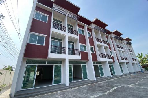 Brand new 3 bed townhome for sale in Chang Phuak Chiang Mai