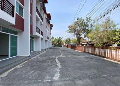 Brand new 3 bed townhome for sale in Chang Phuak Chiang Mai