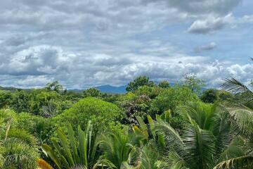 A large family home with private pool for sale in Nam Phrae, Chiang Mai