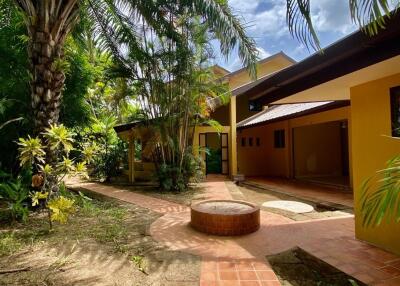 A large family home with private pool for sale in Nam Phrae, Chiang Mai