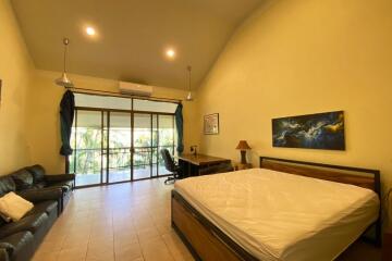 A large family home with private pool for sale in Nam Phrae, Chiang Mai