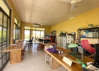 A large family home with private pool for sale in Nam Phrae, Chiang Mai