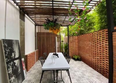 Modern house with 4 bed and private pool for rent or sale in Hang Dong, Chiang Mai