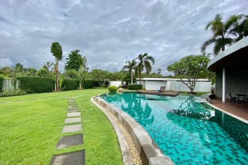 Luxury pool villa for sale in Mae Rim