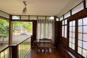 A charming wooden Thai house for rent or sale in Sankhampeang, Chiang Mai