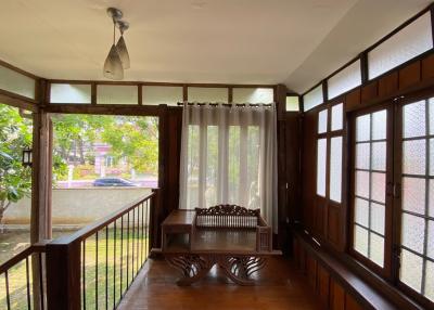 A charming wooden Thai house for rent or sale in Sankhampeang, Chiang Mai