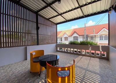 2 bed townhome for rent or sale in Nong Soi Chiang Mai