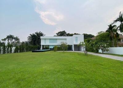 A modern home with pool for sale or rent at Green Vally Golf Course, Mae Rim, Chiang Mai