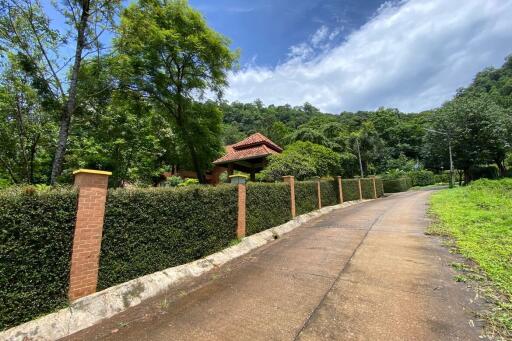 ขายบ้านในชนบทของอังกฤษ ใน Mae Rim, Chiang Mai