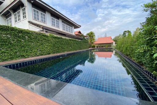 4 bed house with private pool for rent or sell in Saraphi, Chiang Mai