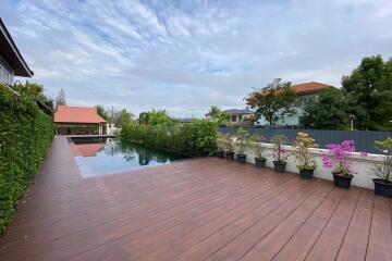 4 bed house with private pool for rent or sell in Saraphi, Chiang Mai