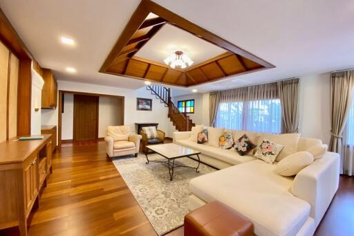 4 bed house with private pool for rent or sell in Saraphi, Chiang Mai