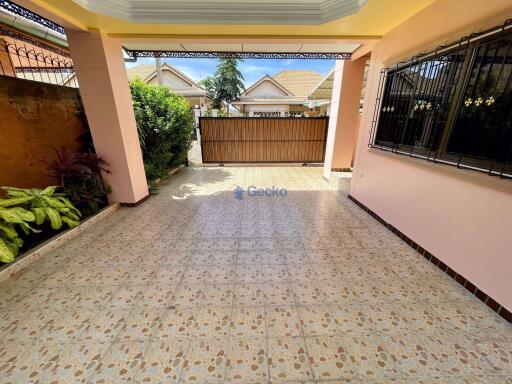 4 Bedrooms House in Royal Green Park East Pattaya H009428